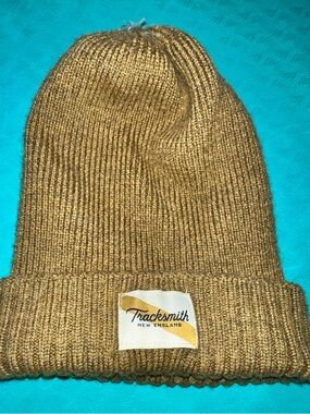 Tracksmith Metallic Gold Ribbed Cuffed Beanie. Women size.